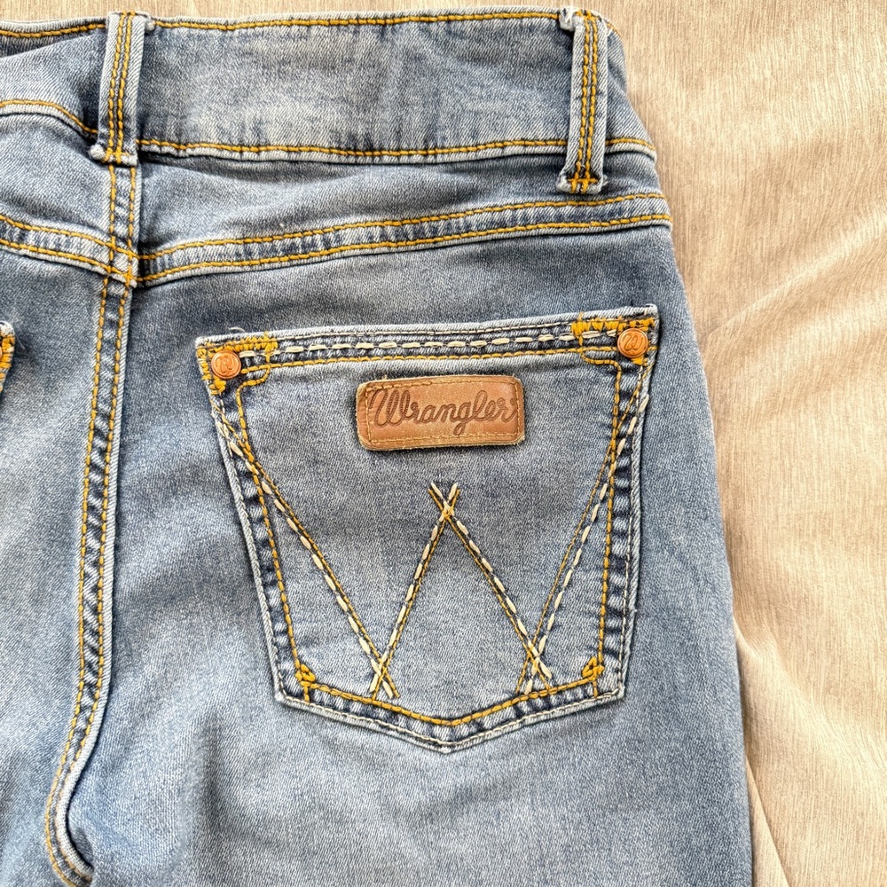 Wrangler Retro Mae Light Blue Bootcut Jeans with Yellow Stitching - Picture 3 of 9